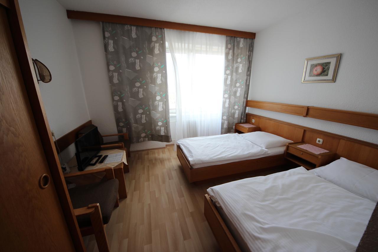 Hotel Kleinmuenchen Linz Bagian luar foto