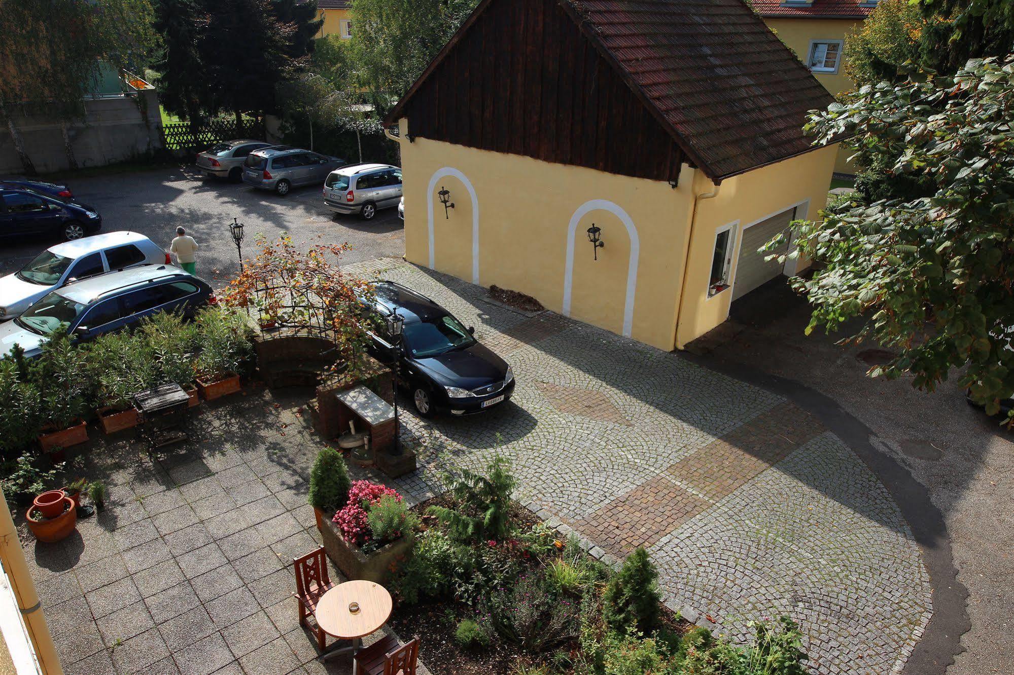 Hotel Kleinmuenchen Linz Bagian luar foto