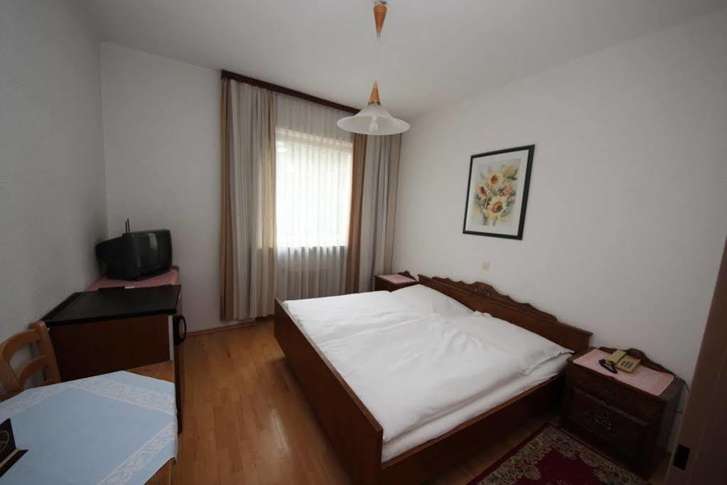 Hotel Kleinmuenchen Linz Bagian luar foto